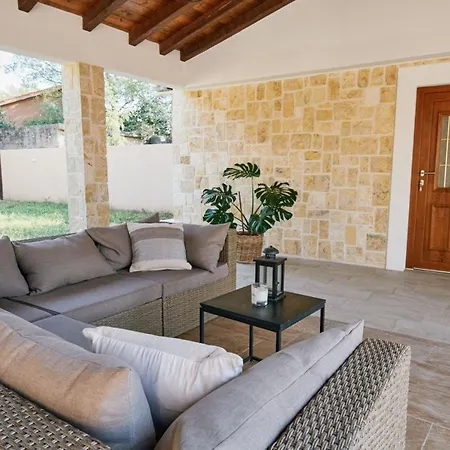 Hébergement de vacances Steinvilla Planura Mit Pool, Grossem Garten Privlaka (Zadar)